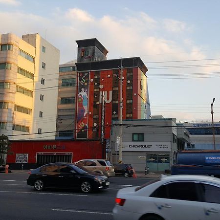 Motel Iu Changwon Εξωτερικό φωτογραφία