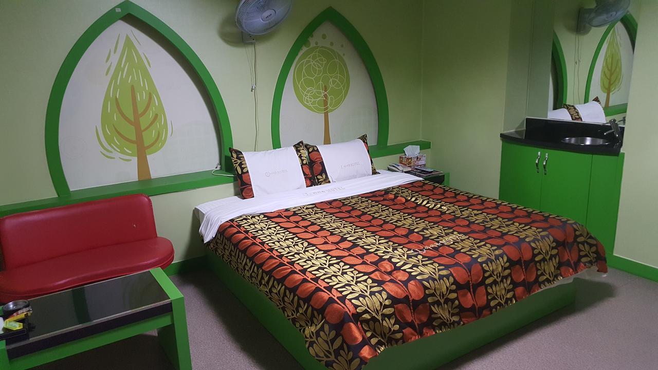 Motel Iu Changwon Εξωτερικό φωτογραφία