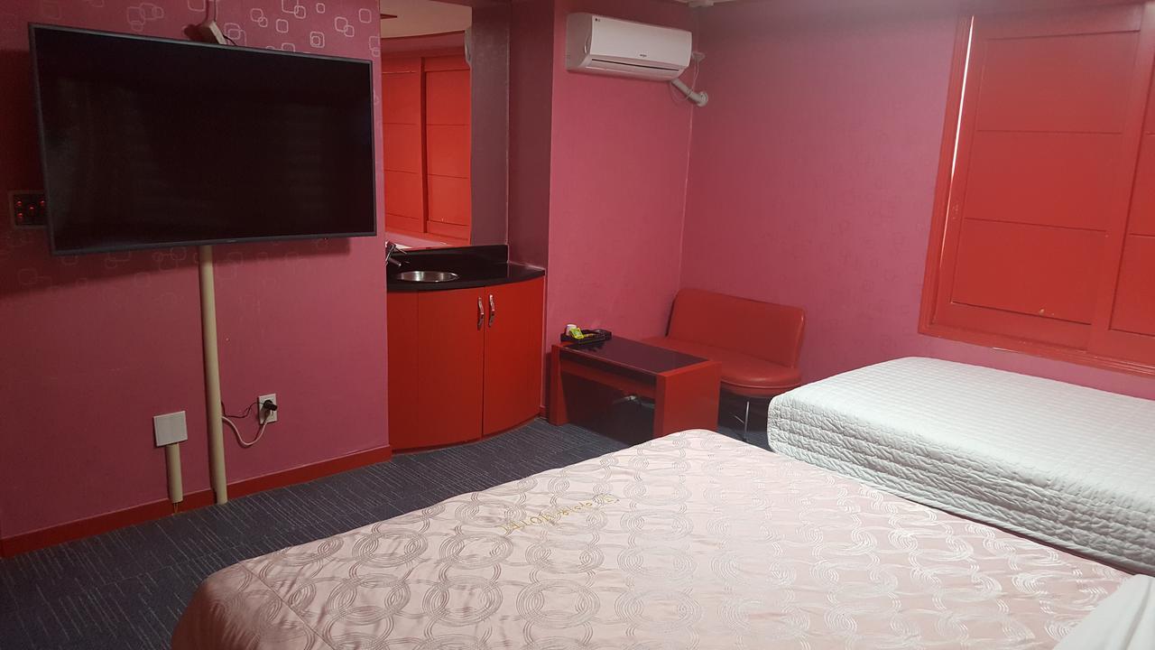 Motel Iu Changwon Εξωτερικό φωτογραφία